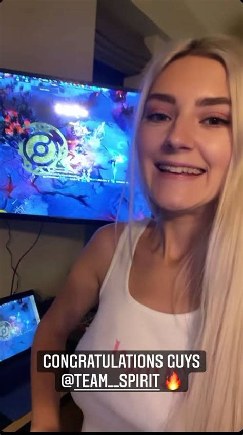 eva elfie ig